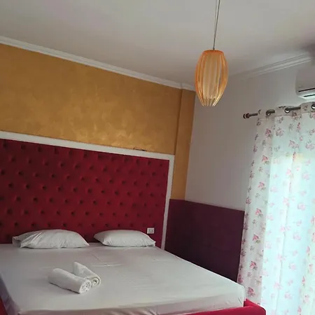 Apple Red Hotell
