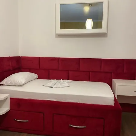 Apple Red 3* Fier