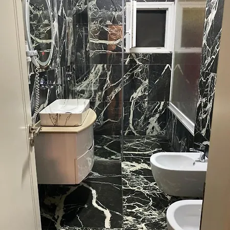 Apple Red Hotel 3*