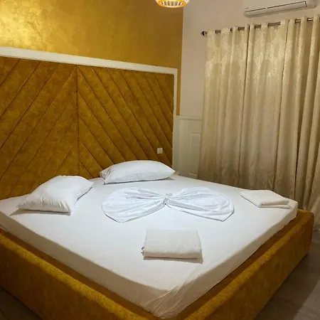 Hotel Apple Red